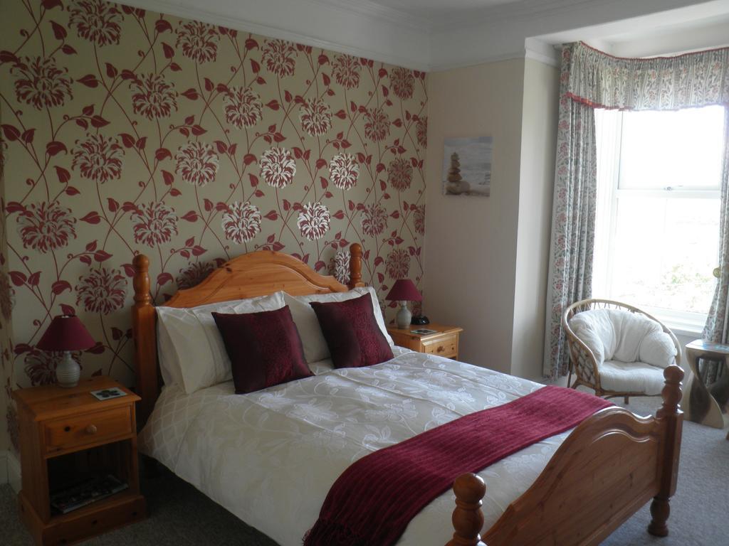 Fern Villa B&B Fishguard Oda fotoğraf