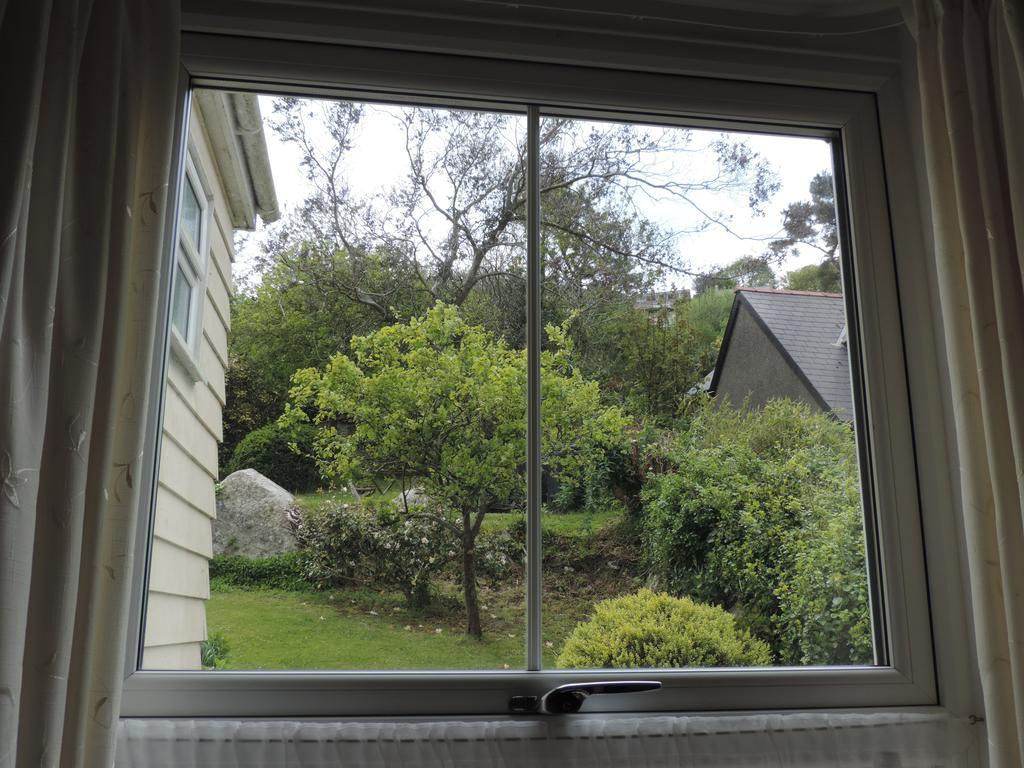 Fern Villa B&B Fishguard Oda fotoğraf